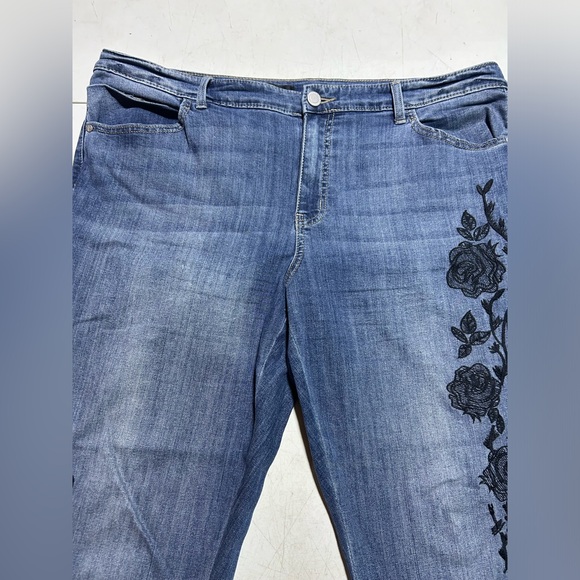 Simply Vera Wang Skinny Jeans Black Lace APPLIQUÉ On Side of legs blue size 18W - Picture 2 of 10